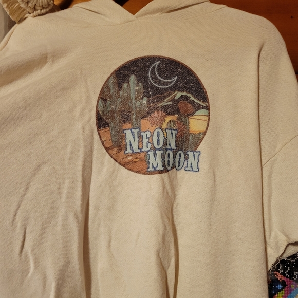 Lularoe Frankie hooded short sleeve pullover - Size XL. - Picture 1 of 5